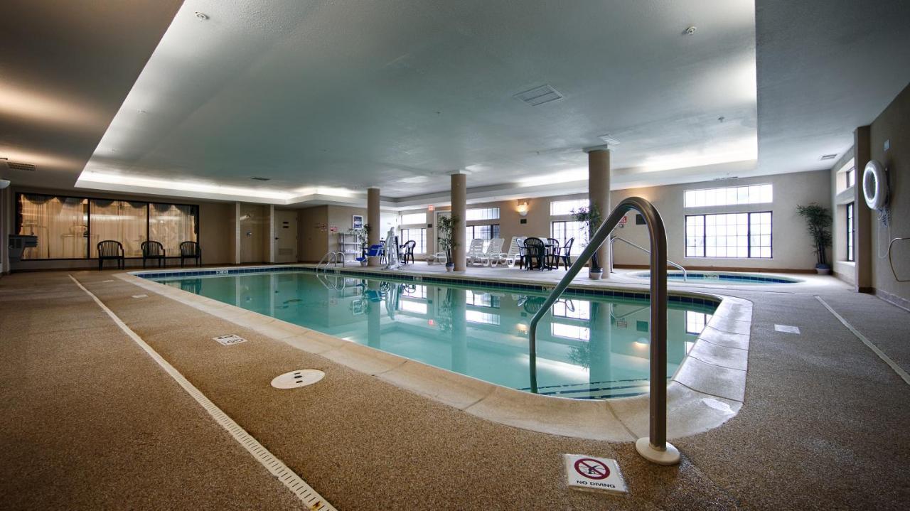 Hotel & Merrillville