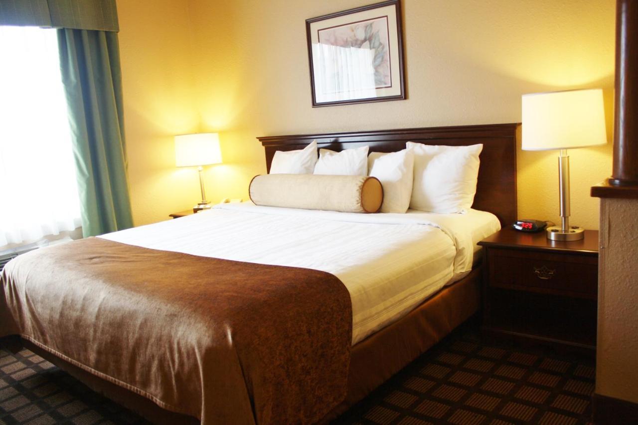 Hotel & Merrillville