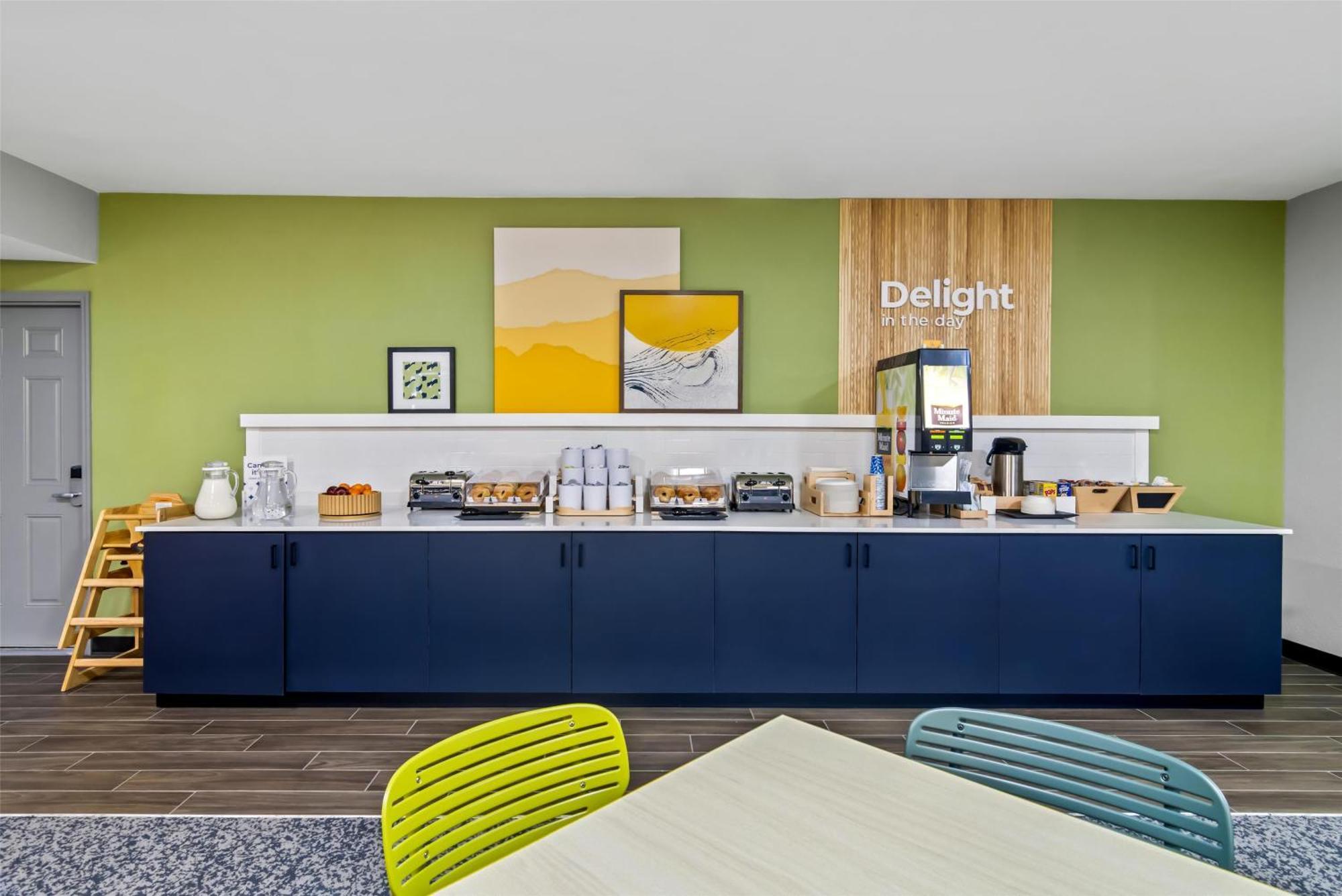 Hotel & Merrillville