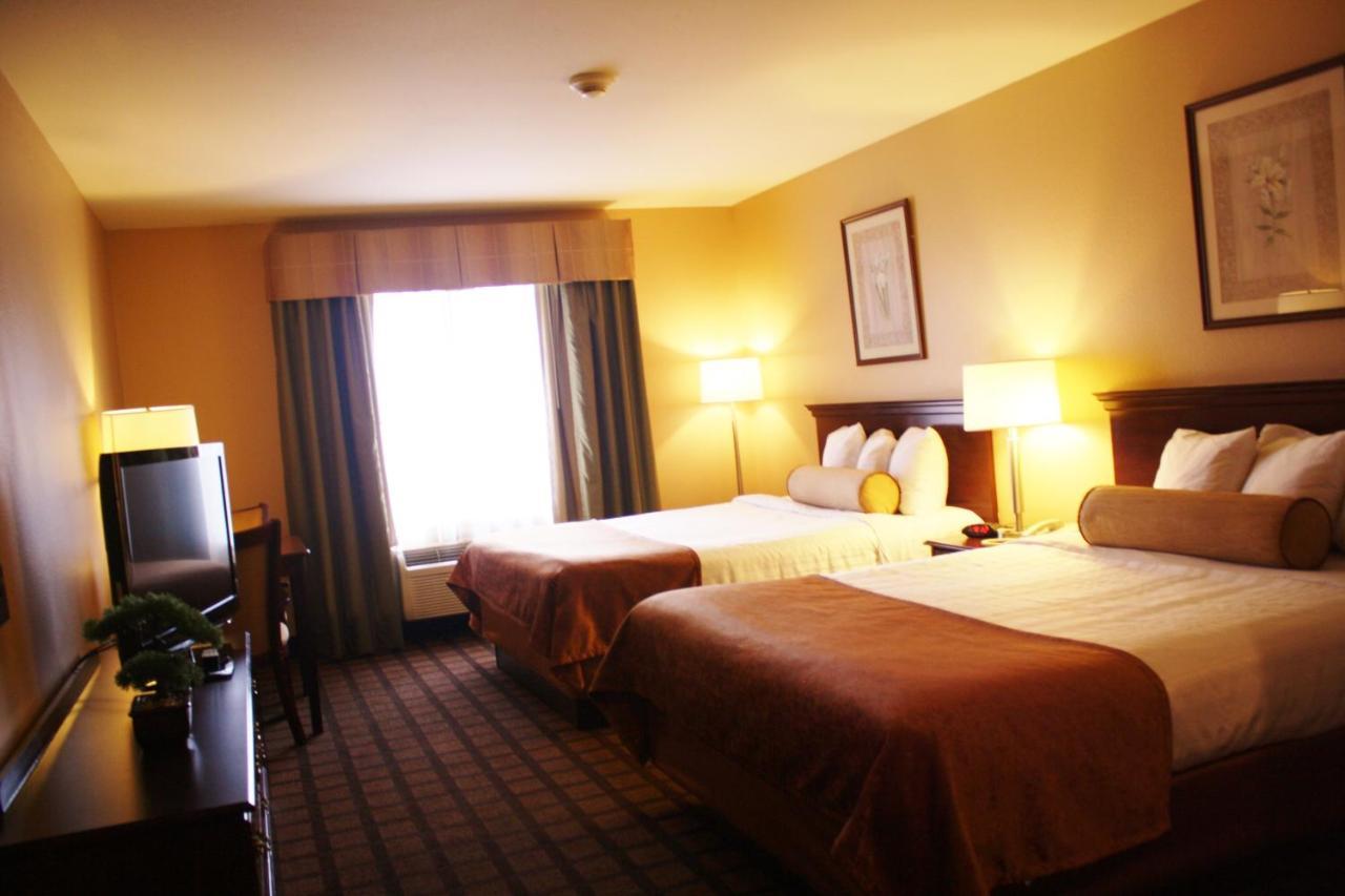 & Hotel Merrillville
