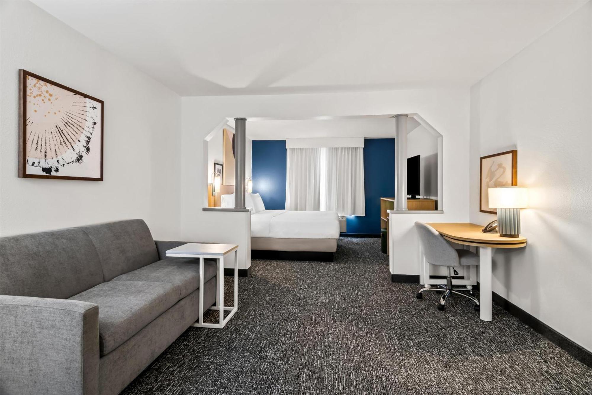 Hotel & 3*