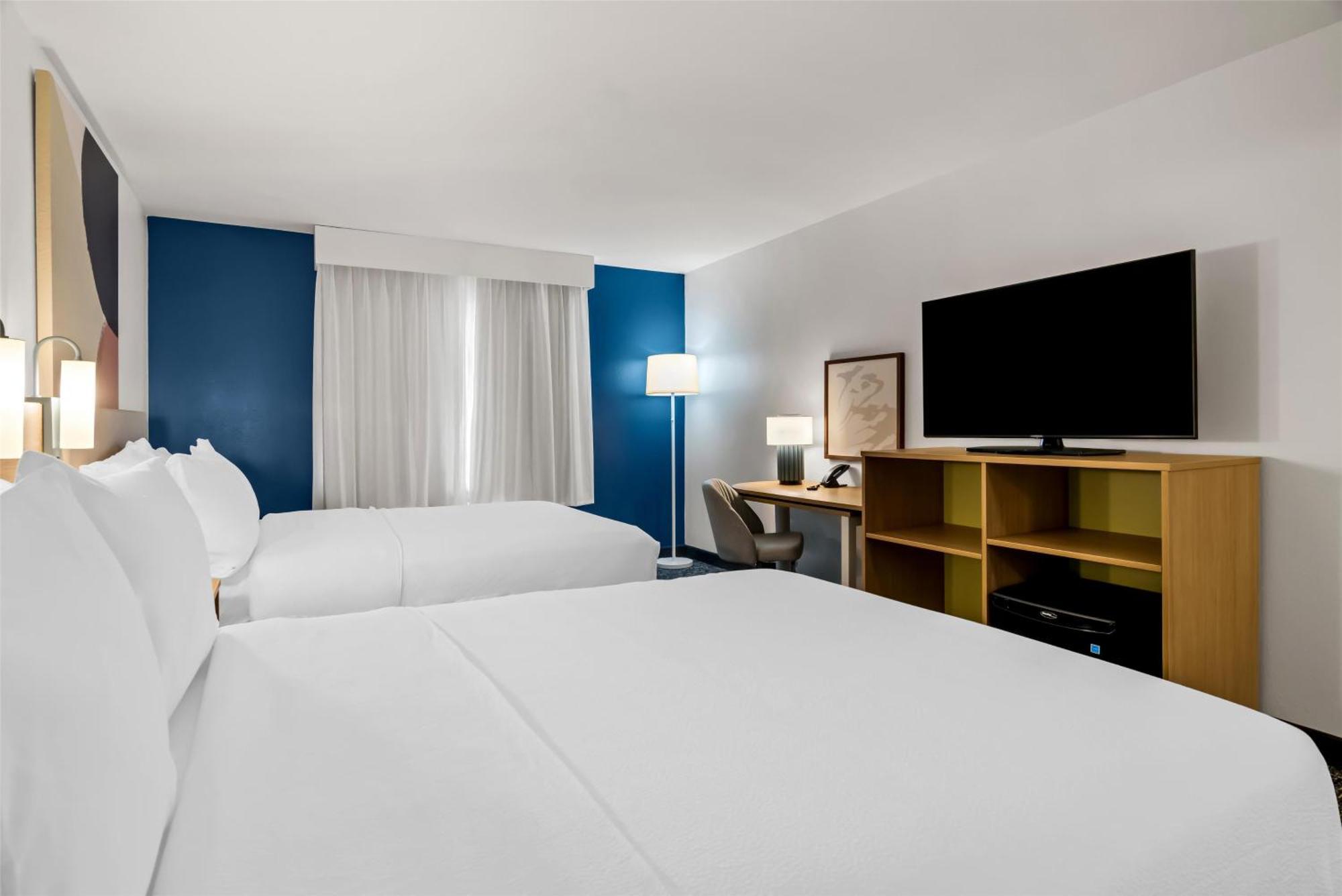 Hotel & 3*